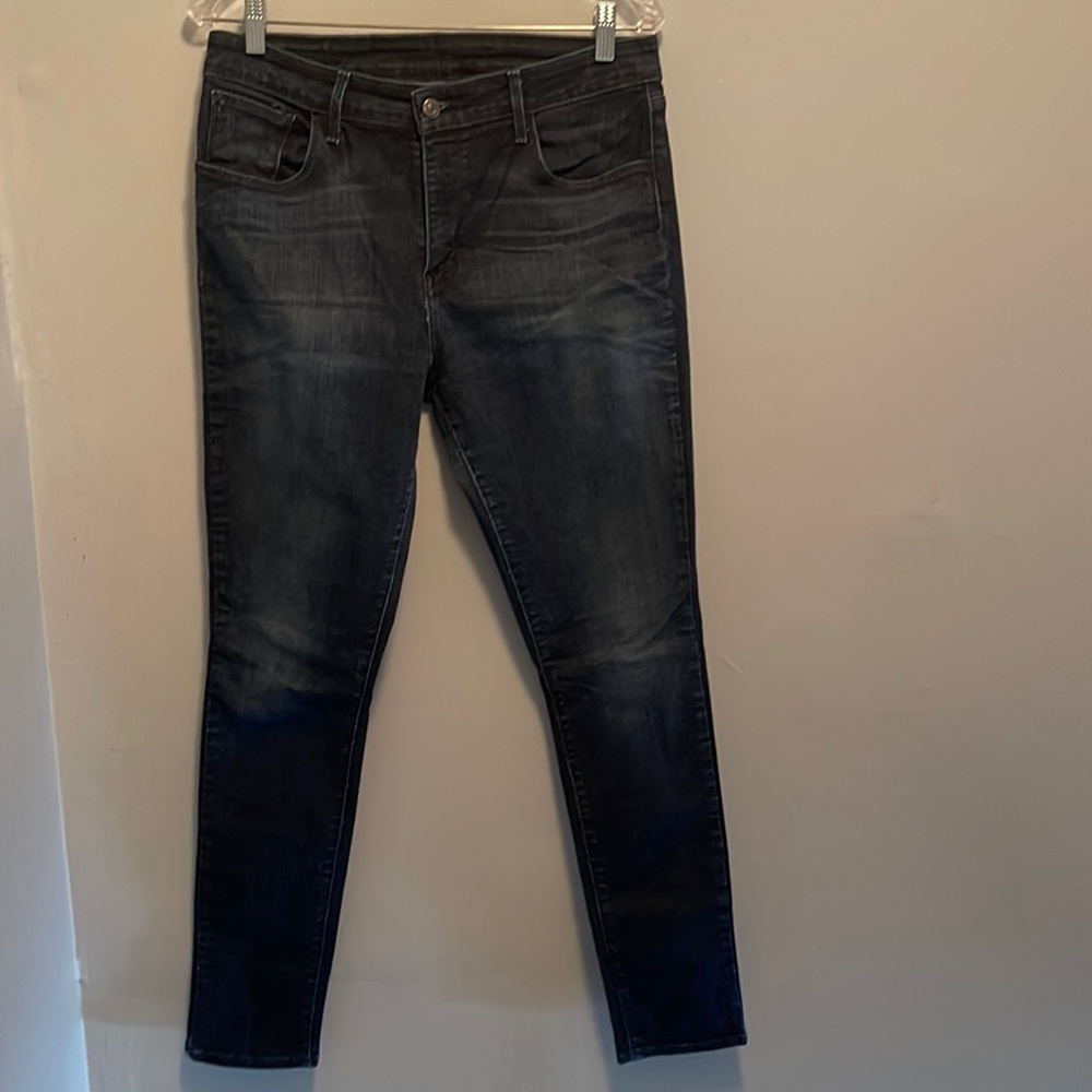 Levi’s Dark Wash Jeans